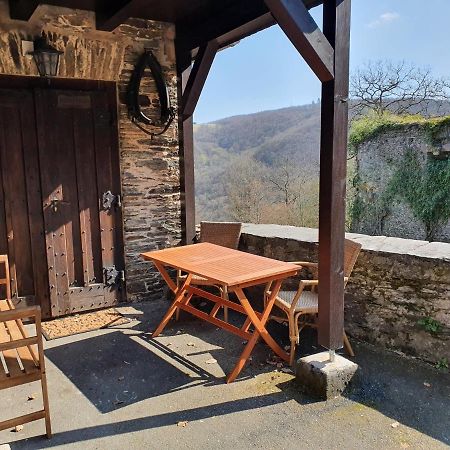 Am Burggraben Auf Der Sauerburg Apartment Sauerthal Екстериор снимка