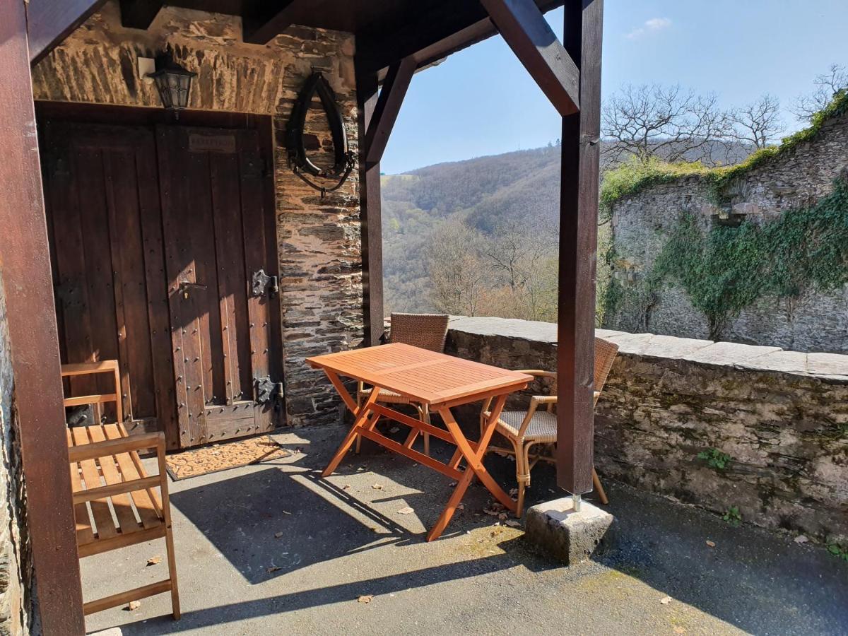 Am Burggraben Auf Der Sauerburg Apartment Sauerthal Екстериор снимка